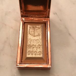 Charlotte Tilbury highlighter bar of gold